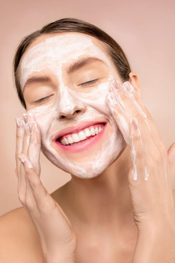 Soins du visage et beauté naturelle : conseils pour une peau éclatante